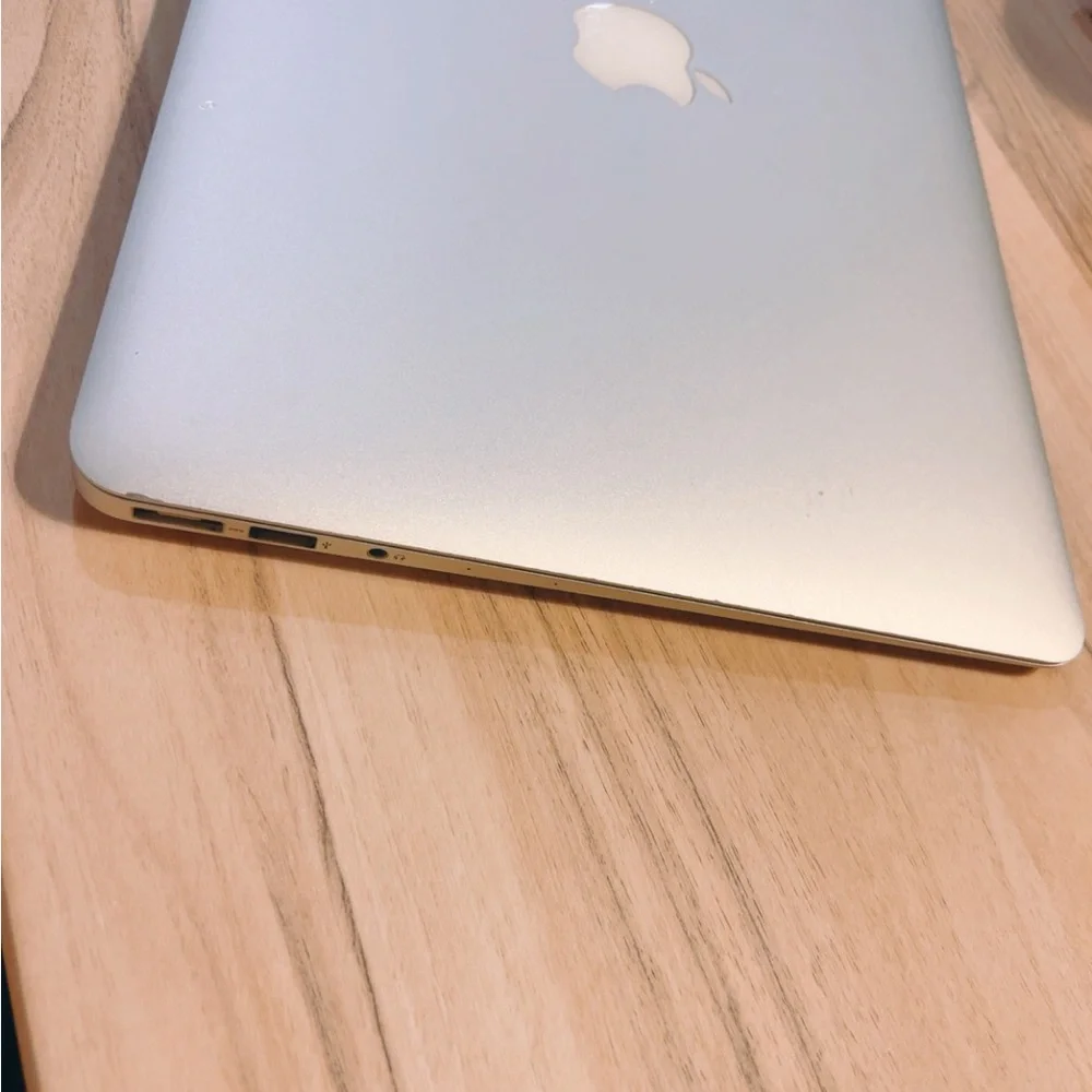 Apple Silver MacBook